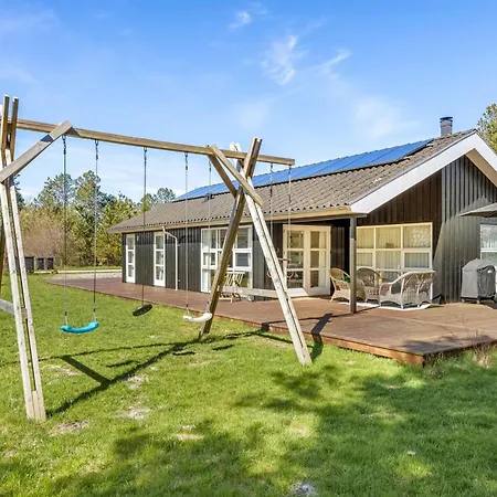 Rickmer - 1-9km From The Sea By Interhome
